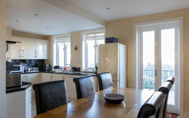 Central Dartmouth Townhouse