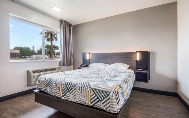 Motel 6 College Station, TX - Bryan