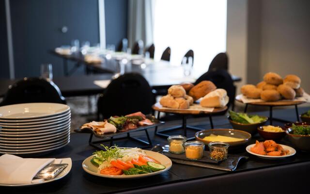 Holiday Inn Melbourne Airport by IHG