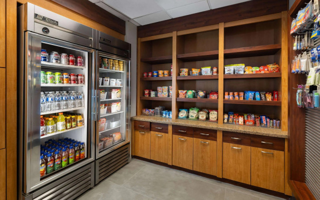 La Quinta Inn & Suites by Wyndham Greensboro NC