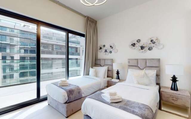 Luxury 3BR Designer Retreat with Parking