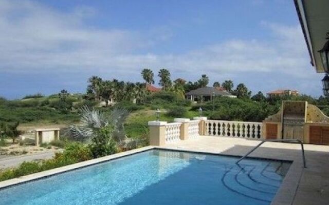 Walking to the Beach Villa