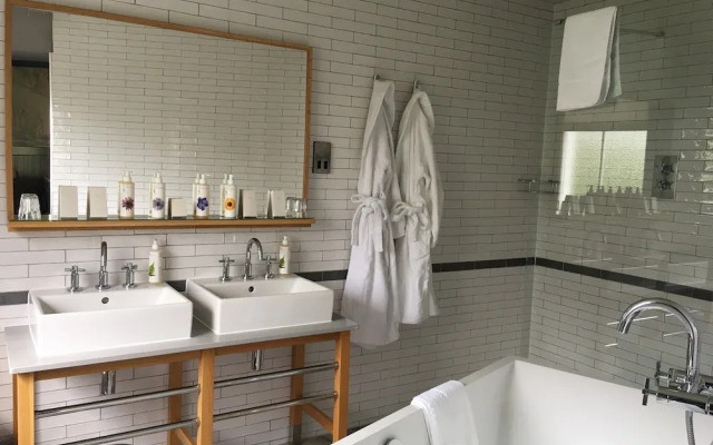 Brook Green Hotel