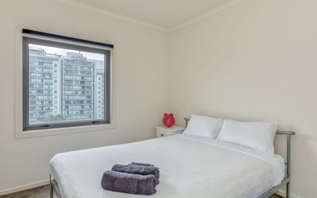 South Melbourne 2 Bed Parking