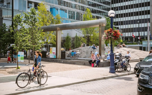 QuickStay - Chic Condo in Yorkville (Yonge & Bloor)