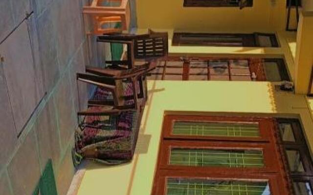 The Kiwi Shadow Guest House