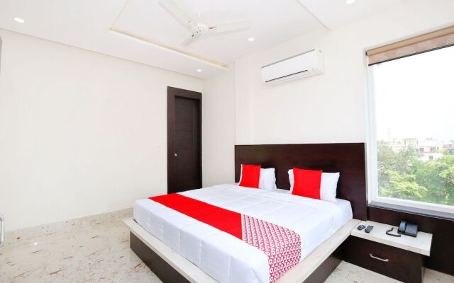 Oyo 40417 Hotel Grand Taj