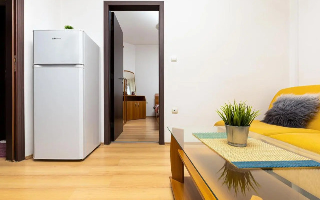 Lovely 1BD Apartment close to the Summer Theatre