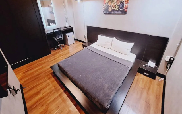 Capital O 75512 Loft Residence