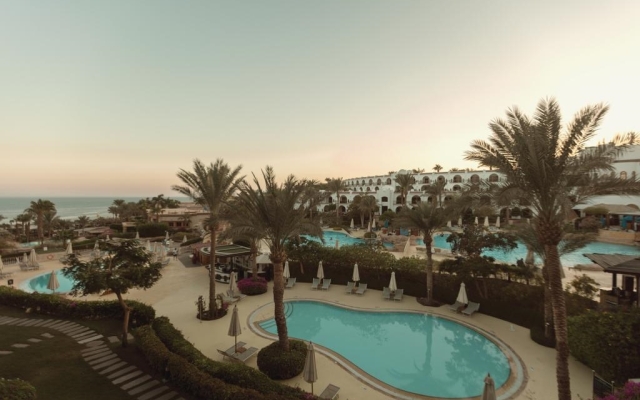 Royal Savoy Hotel & Villas