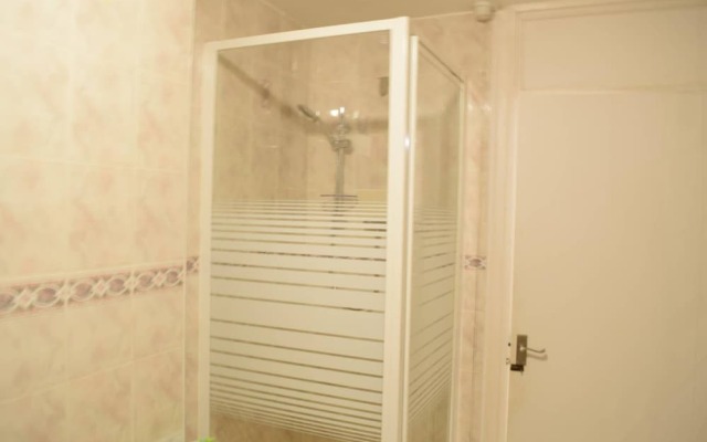 Homely 2 Bedroom House In Greenwich