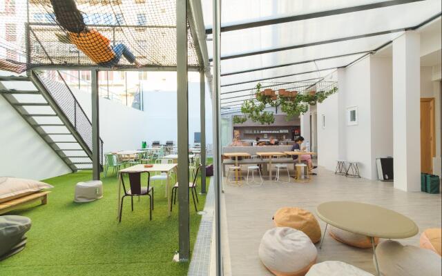 Hostel WOT Lisbon Patio