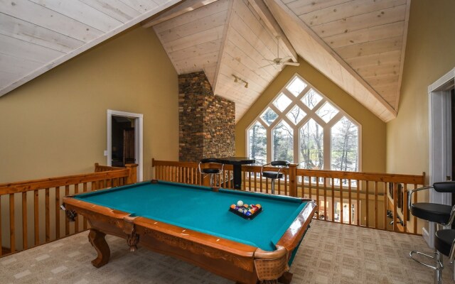 Lakeside Story 6 Bedroom House