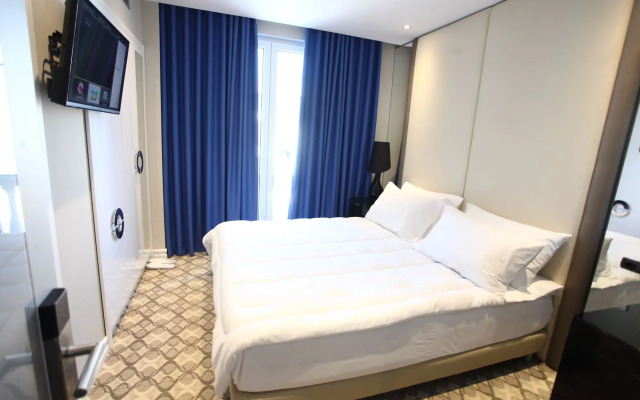 Senator Hotel