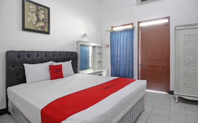 RedDoorz Plus @ Taman Siswa 3