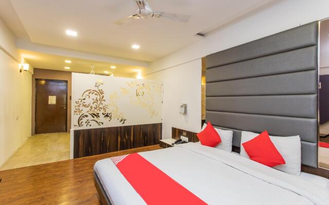 OYO 25042 Vikramaditya Hotel