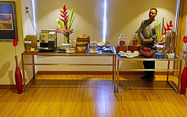 Oriental Residency Hotel