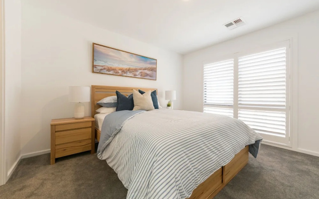 Sandcastle, 26a Winsor Street – Guest Rooms – Newcastle