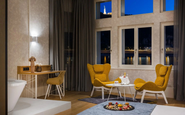 Vision Hotel