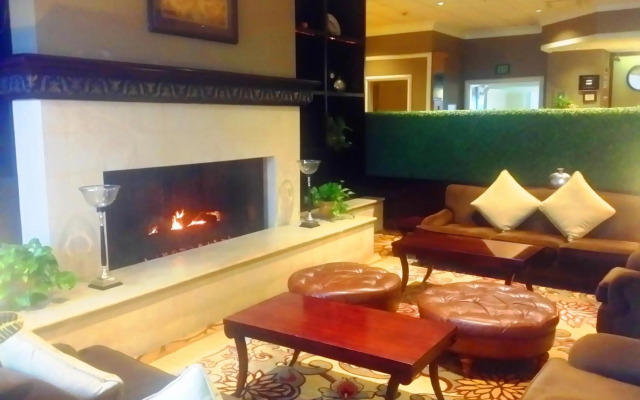 Anaheim Majestic Garden Hotel
