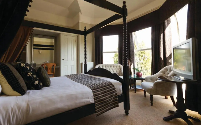 Stuart House Hotel