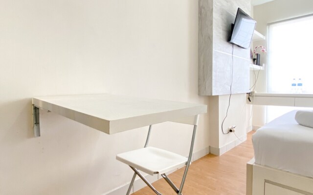 Modern Look And Comfy Studio Patraland Urbano Apartment