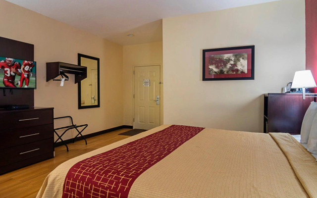 Red Roof Inn & Suites Lake Orion/ Auburn Hills