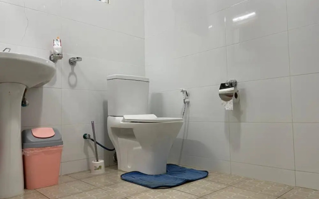 The Mugabi's Spacious Private Room