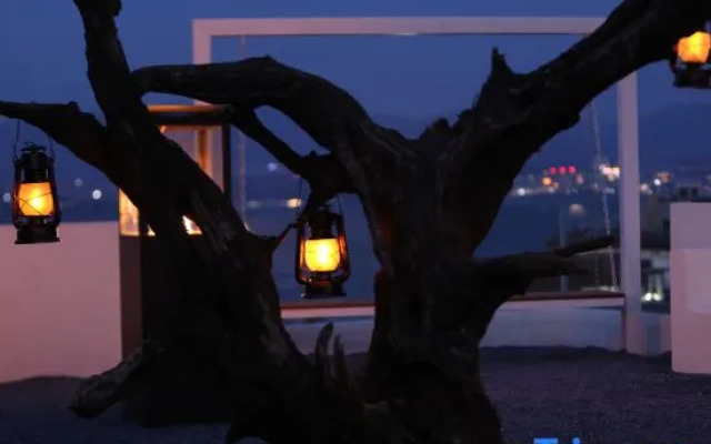 Picking up the light outside · Manhai Yunshe