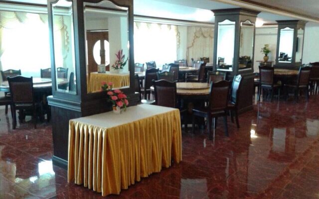 Naya Park View Hotel