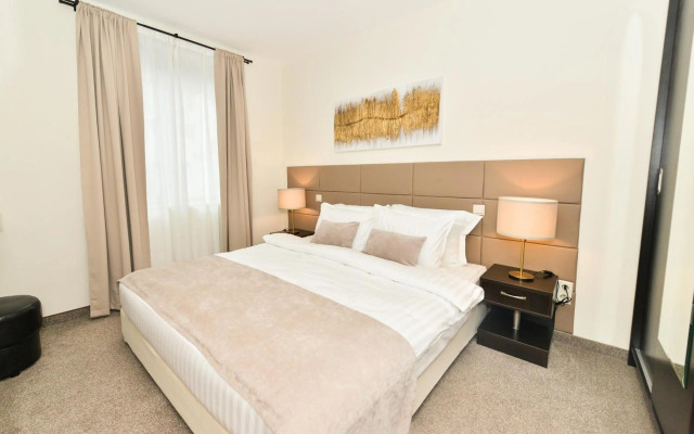 Art Plaza Hotel
