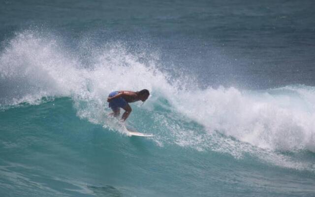 A Fei Surf Inn I