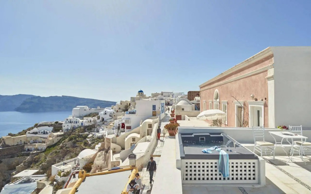 La Maltese Oia