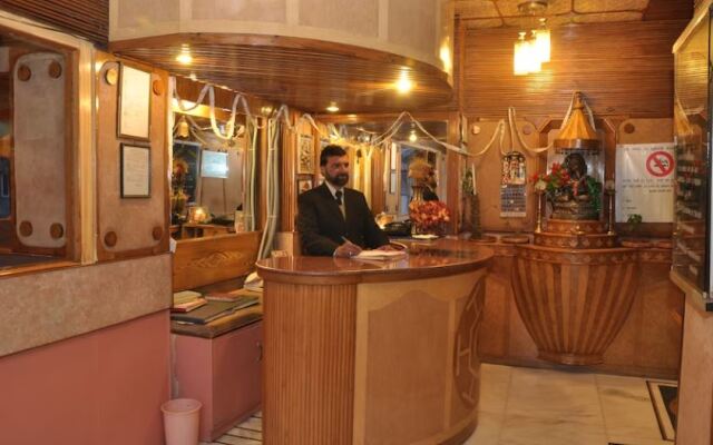 Cosmos Hotel