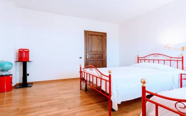 Villa Vallocchia - sleeps 18. Exclusive pool/grounds. Spoleto 10 mins. Rome 1 hr