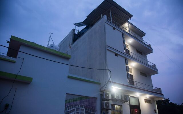 Collection O 9123 Baghban Residency