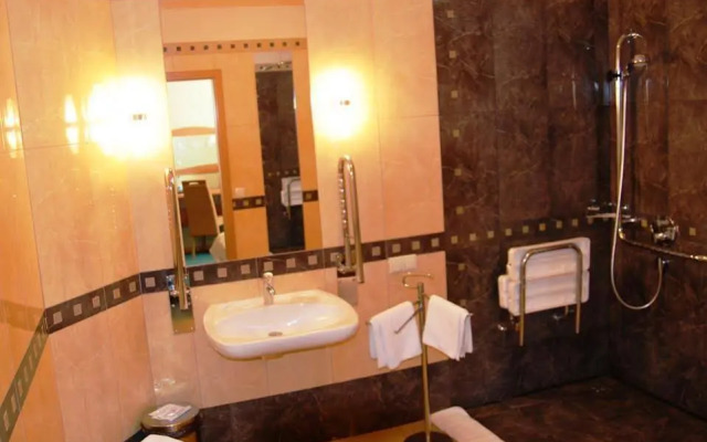 Hotel Savoy