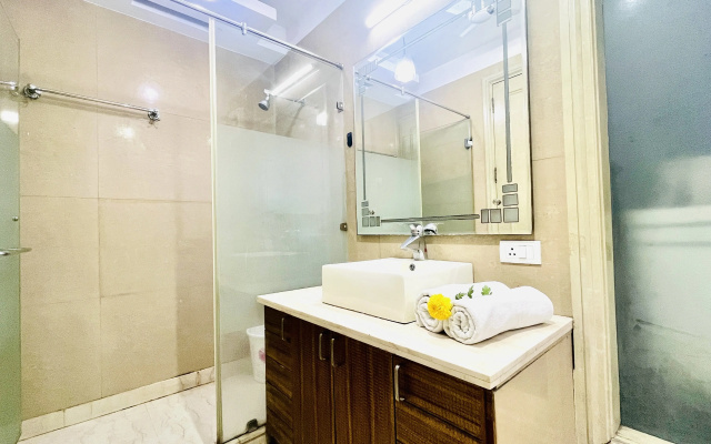 Bluo Park Facing 3Bhk - Balcony, Lift, Parking