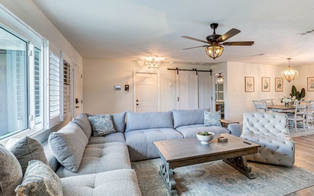 Apollo Beach Oasis: Lanai + Heated Pool!
