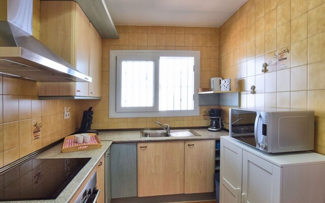 Homely holiday home in Benalmádena with private swimming pool