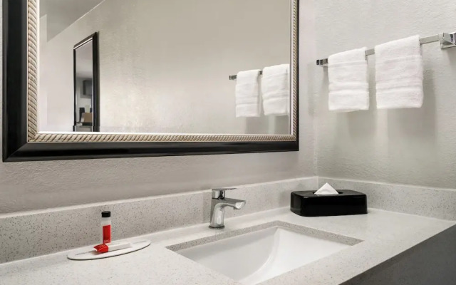OYO Crystal Inn