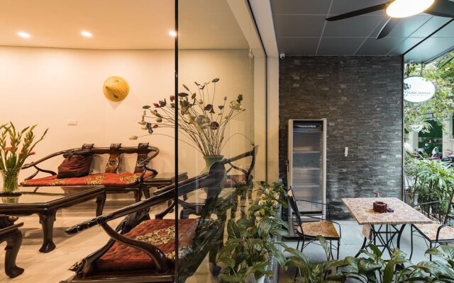 Narcissus Hotel and Apartment