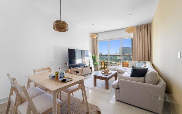 Silkhaus Chic 1bdr Burooj Views Ideal Location