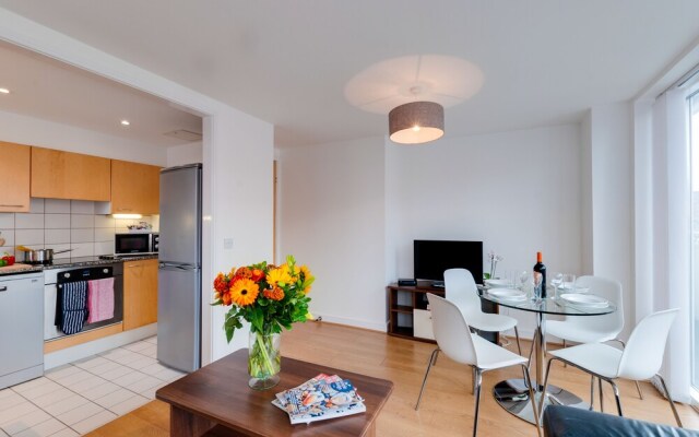 Base Serviced Apartments - The Docks
