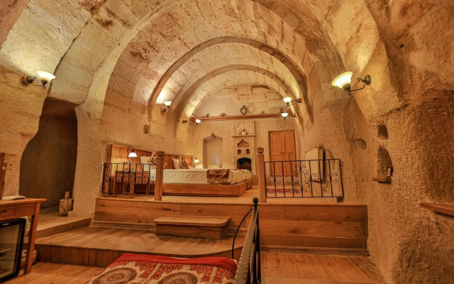La Casa Cave