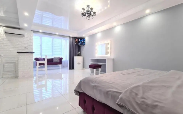 Apartaments on prospekt Mira 35 (the 95th kvartal, Ploshcha Horkoho)