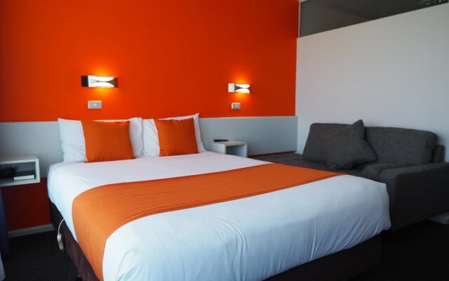 Waterfront Lodge Motel