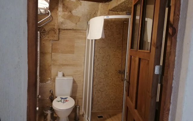 El Puente Cave Hotel