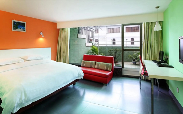 LN White House Hotel