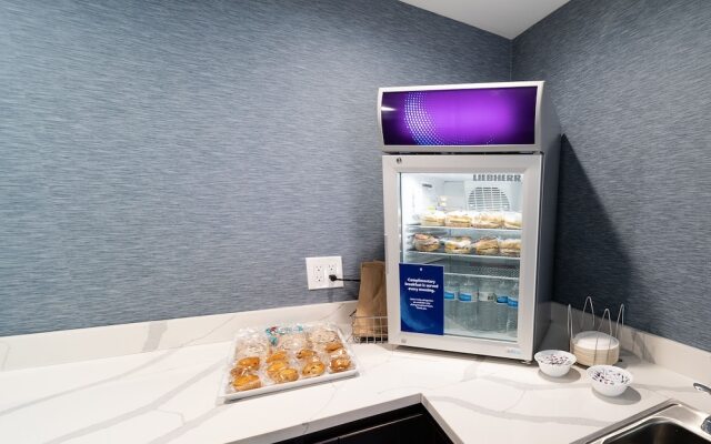 Quality Inn & Suites Outlet Village